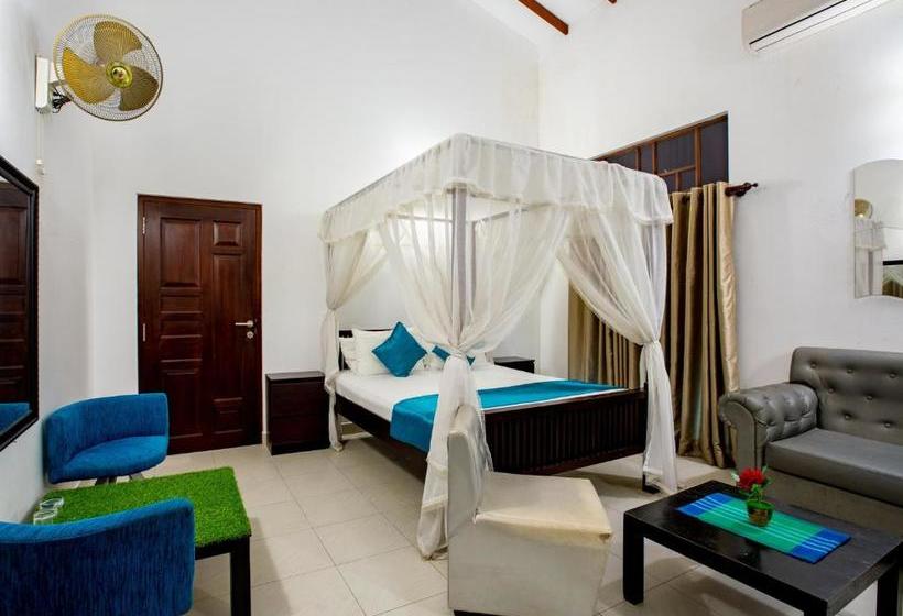 Отель Yoho Mount Republic