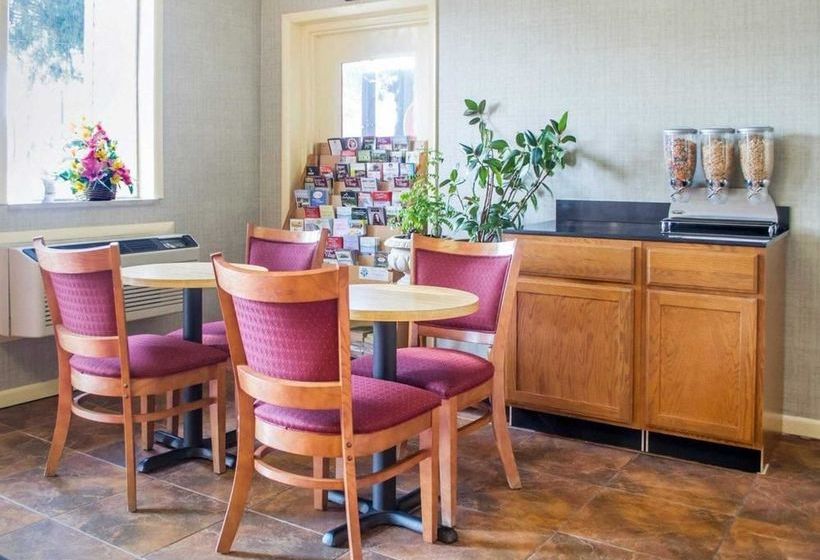 酒店 Econo Lodge Newton Falls