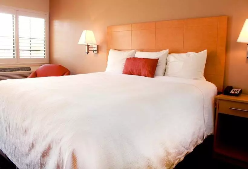 בית מלון כפרי Travelodge By Wyndham Vallejo