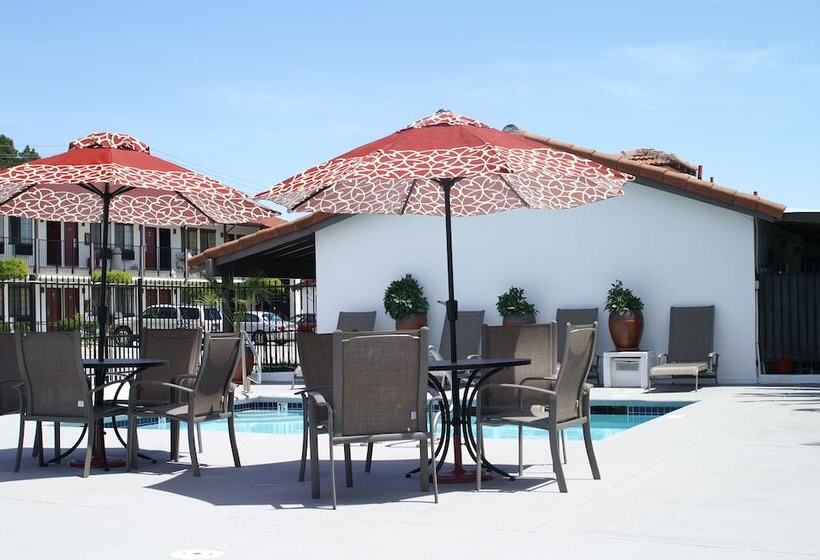 בית מלון כפרי Travelodge By Wyndham Vallejo