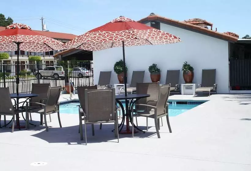 בית מלון כפרי Travelodge By Wyndham Vallejo