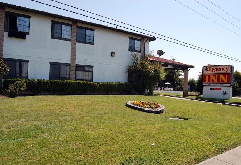 בית מלון כפרי Travelodge By Wyndham Vallejo