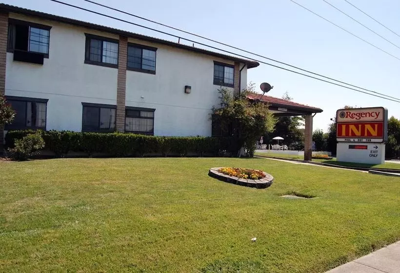 בית מלון כפרי Travelodge By Wyndham Vallejo