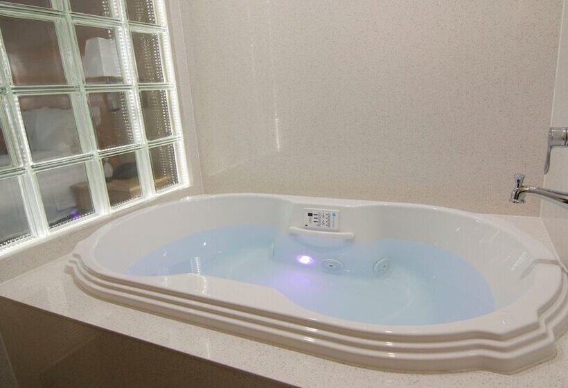 בית מלון כפרי Travelodge By Wyndham Vallejo