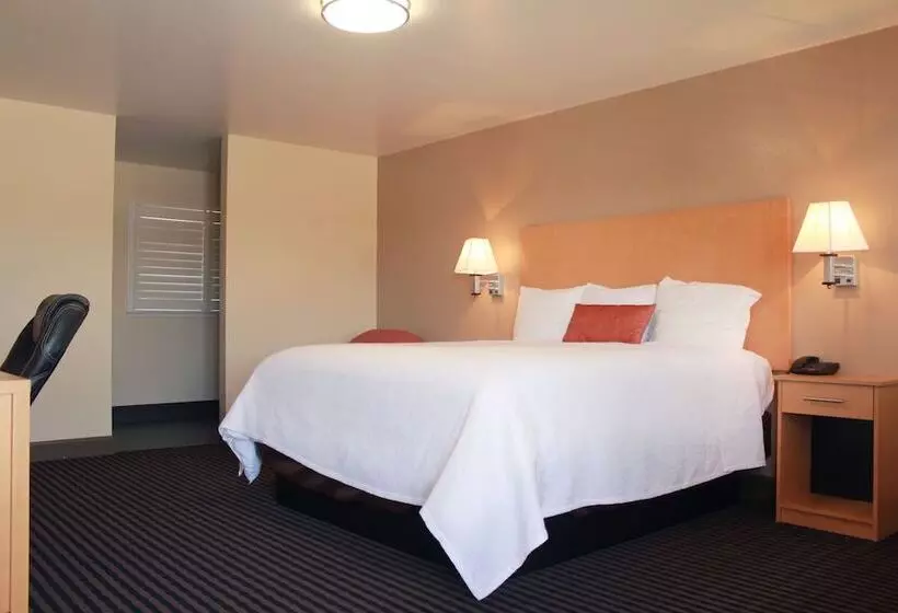 בית מלון כפרי Travelodge By Wyndham Vallejo