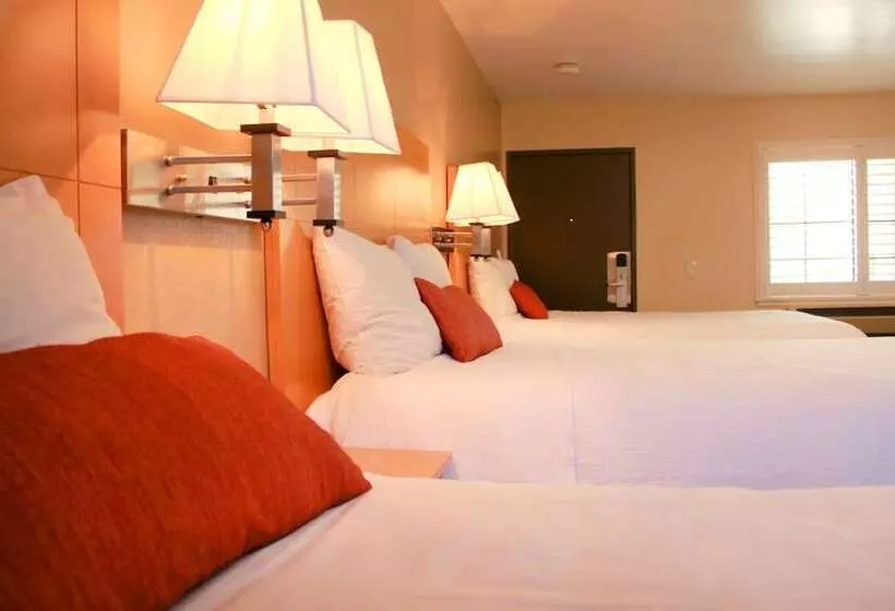 בית מלון כפרי Travelodge By Wyndham Vallejo