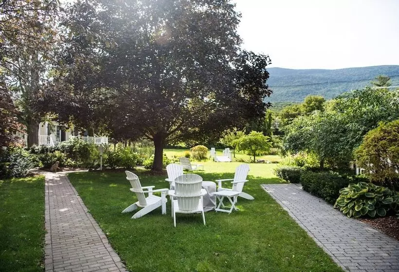 酒店 Reluctant Panther Inn & Restaurant