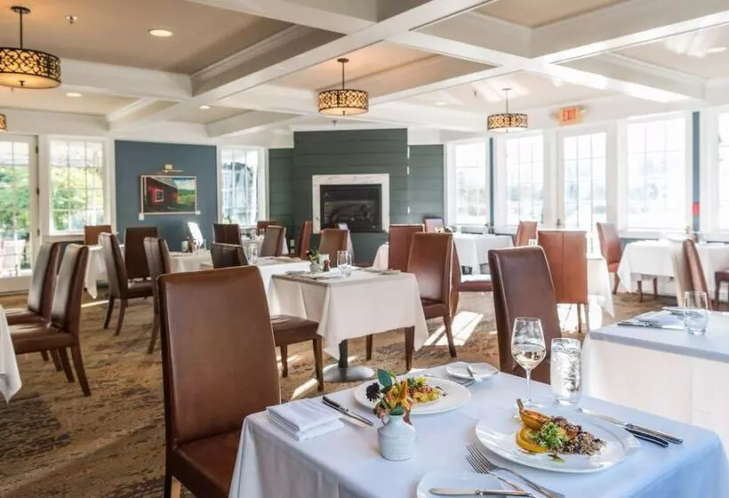 酒店 Reluctant Panther Inn & Restaurant