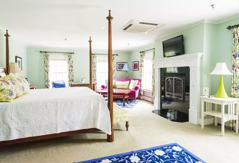 酒店 Reluctant Panther Inn & Restaurant