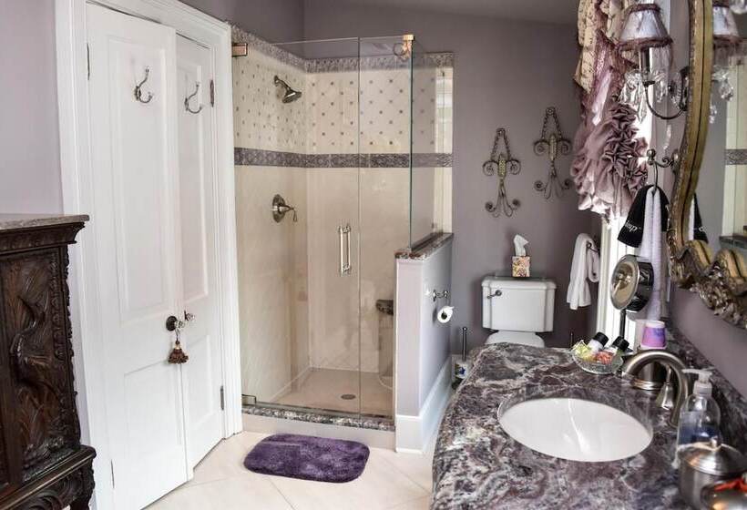 فندق The Richard Johnston Inn & 1890 Caroline House