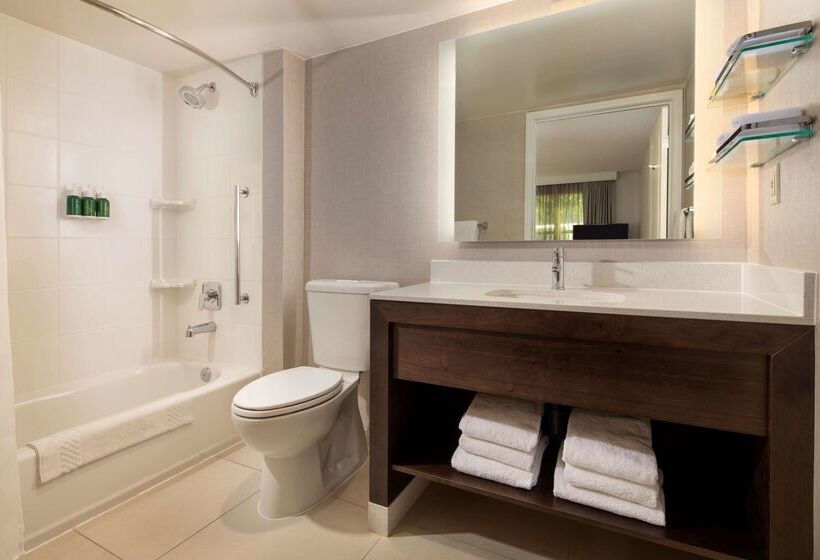 اقامتگاه Sonesta Es Suites Fresno