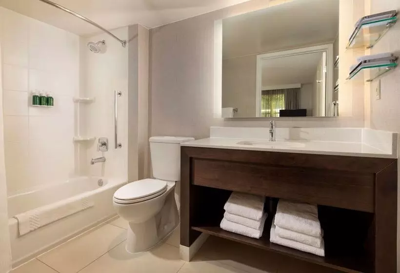 Резиденция Sonesta Es Suites Fresno