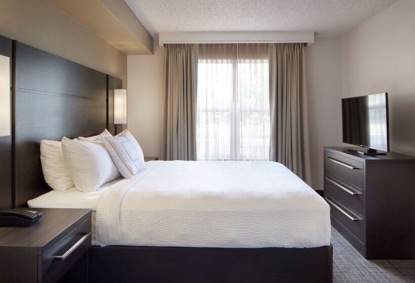 اقامتگاه Sonesta Es Suites Fresno