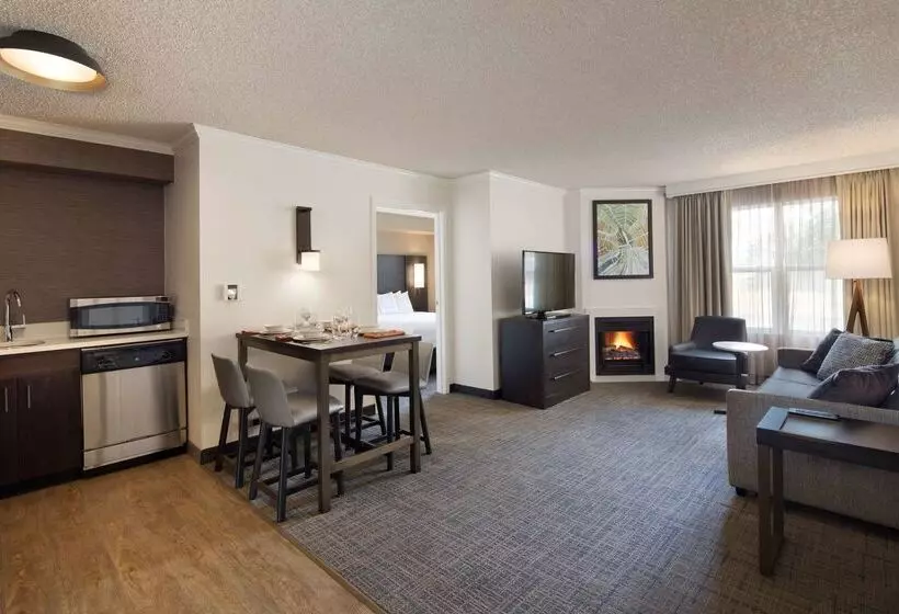 Резиденция Sonesta Es Suites Fresno