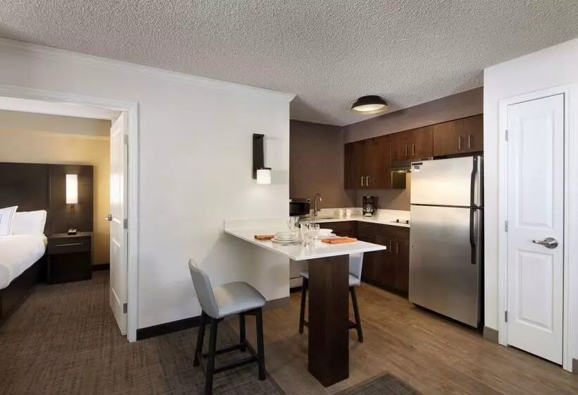 Резиденция Sonesta Es Suites Fresno