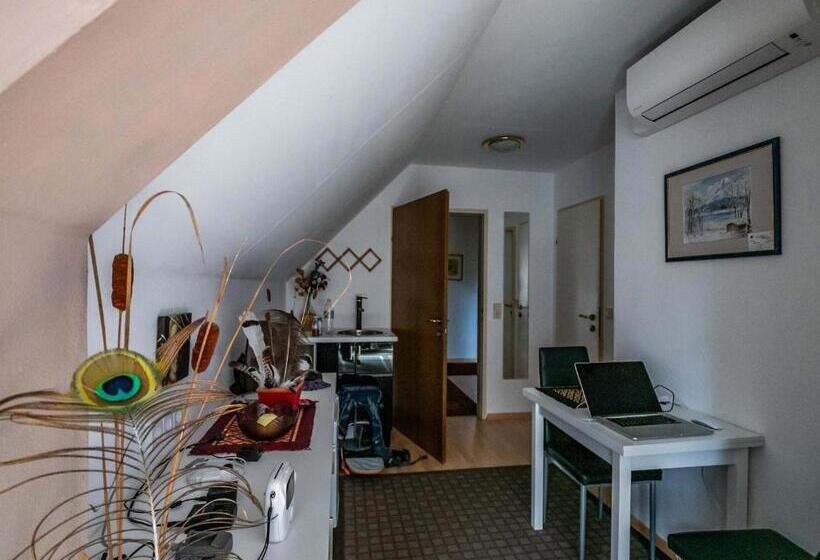 Aamiaismajoitus (B&B) Gästehaus Pointner