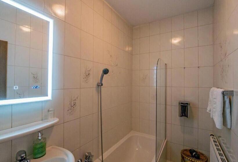 Aamiaismajoitus (B&B) Gästehaus Pointner