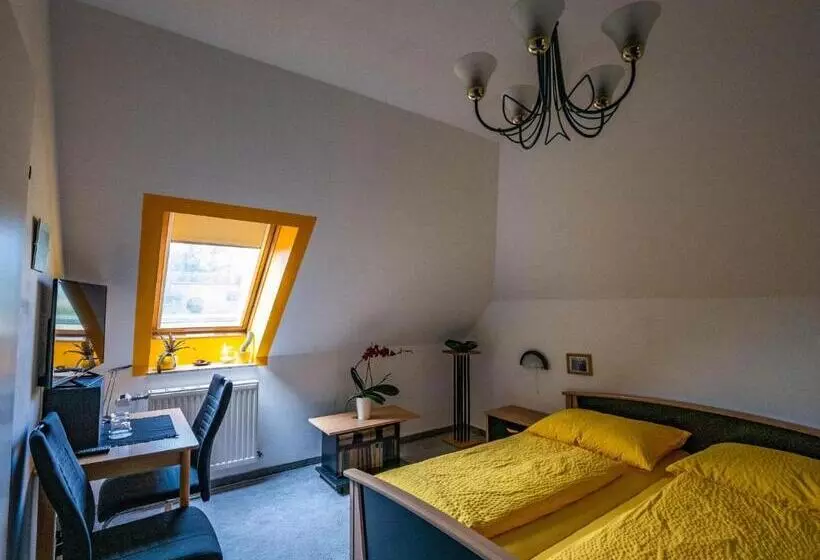 Aamiaismajoitus (B&B) Gästehaus Pointner