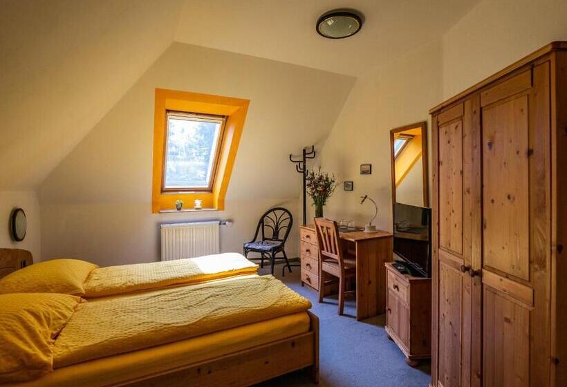 Aamiaismajoitus (B&B) Gästehaus Pointner