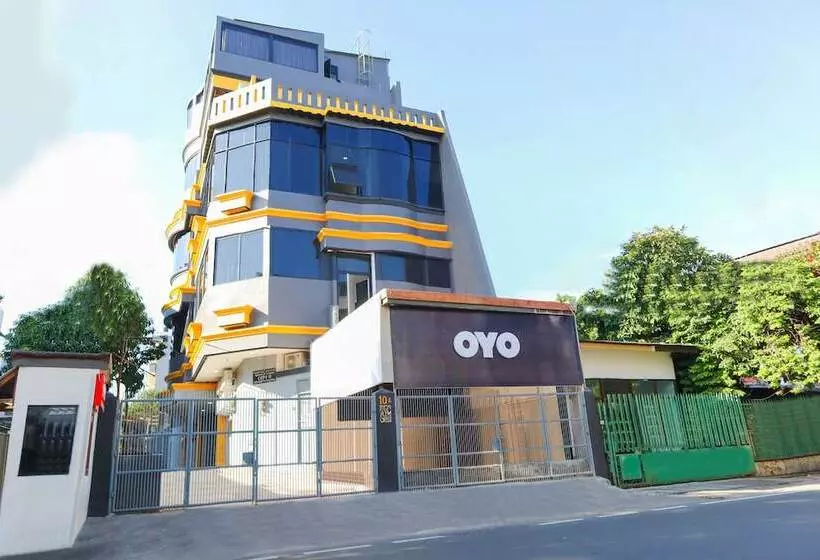 ホテル Oyo 2308 Seven Season Residence