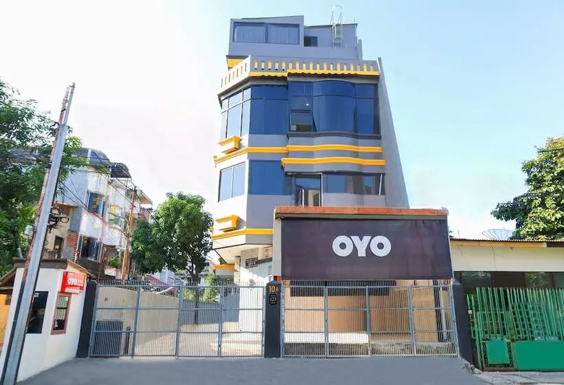 ホテル Oyo 2308 Seven Season Residence