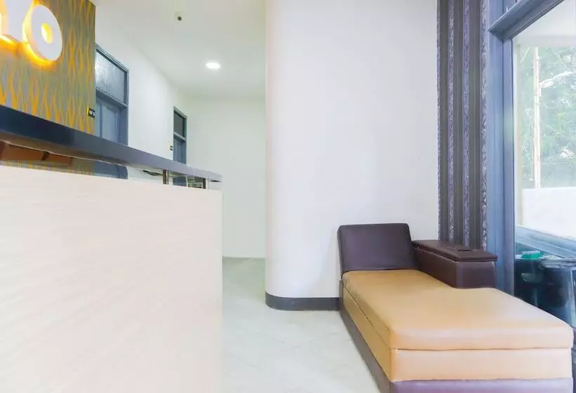 ホテル Oyo 2308 Seven Season Residence