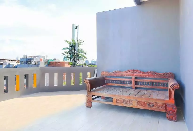 ホテル Oyo 2308 Seven Season Residence