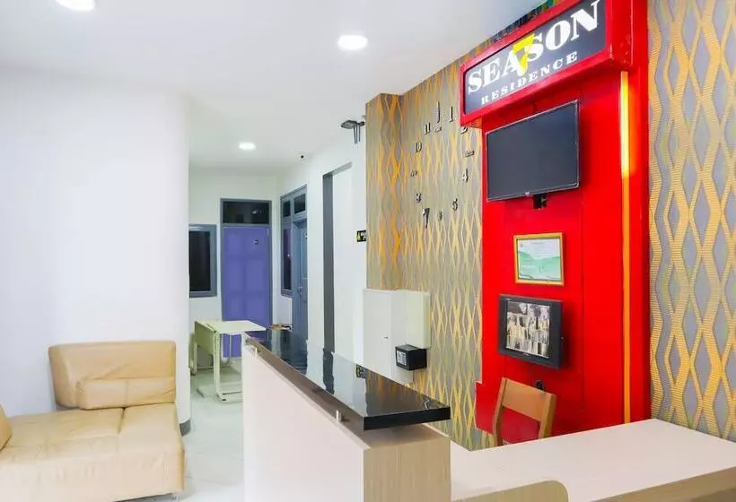 ホテル Oyo 2308 Seven Season Residence