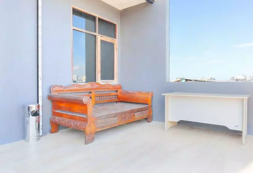 ホテル Oyo 2308 Seven Season Residence