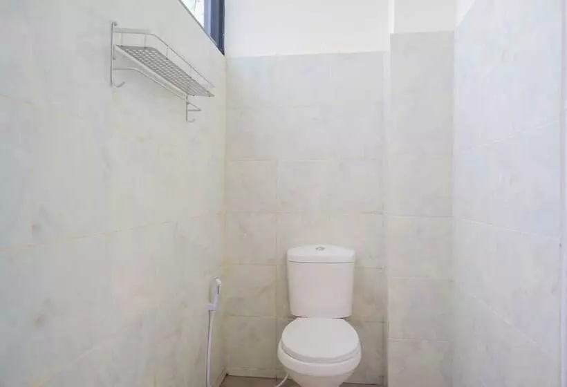 ホテル Oyo 2308 Seven Season Residence