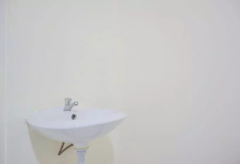 ホテル Oyo 2308 Seven Season Residence