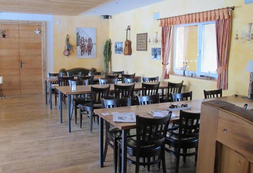 Hotell Reitstall Und Saloon San Jon