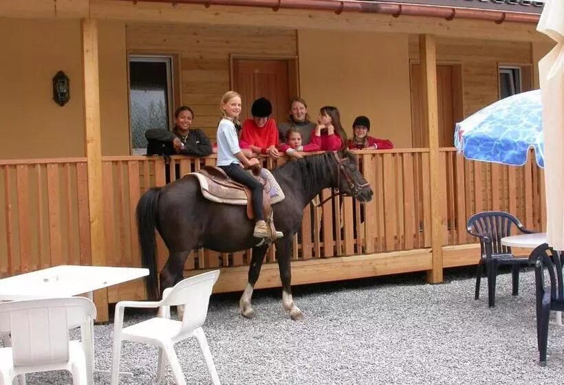 هتل Reitstall Und Saloon San Jon