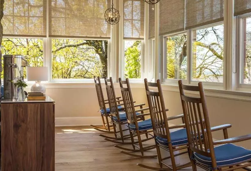 Hotelli The Abbey Inn & Spa