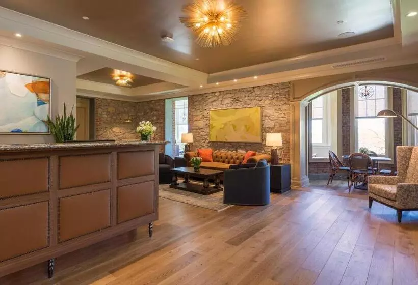 Hotelli The Abbey Inn & Spa