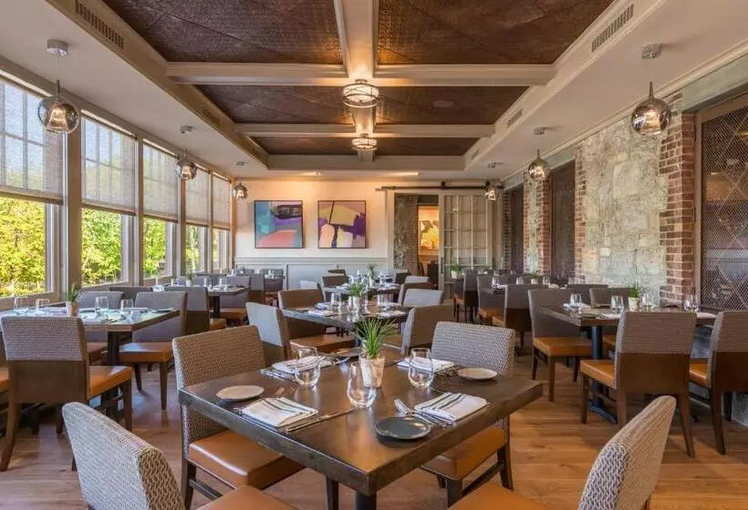 Hotelli The Abbey Inn & Spa