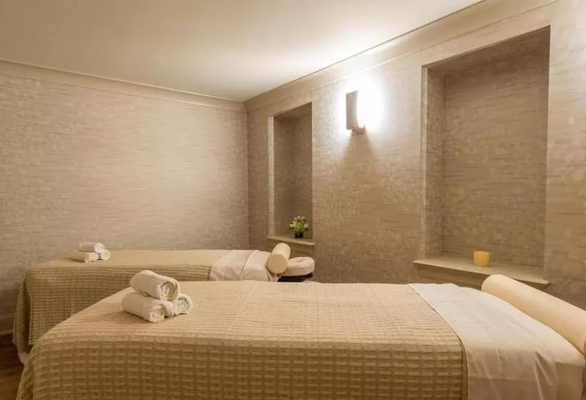 Hotelli The Abbey Inn & Spa