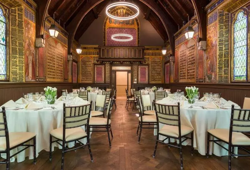 Hotelli The Abbey Inn & Spa