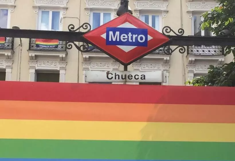 هاستل Fuencarral Rooms