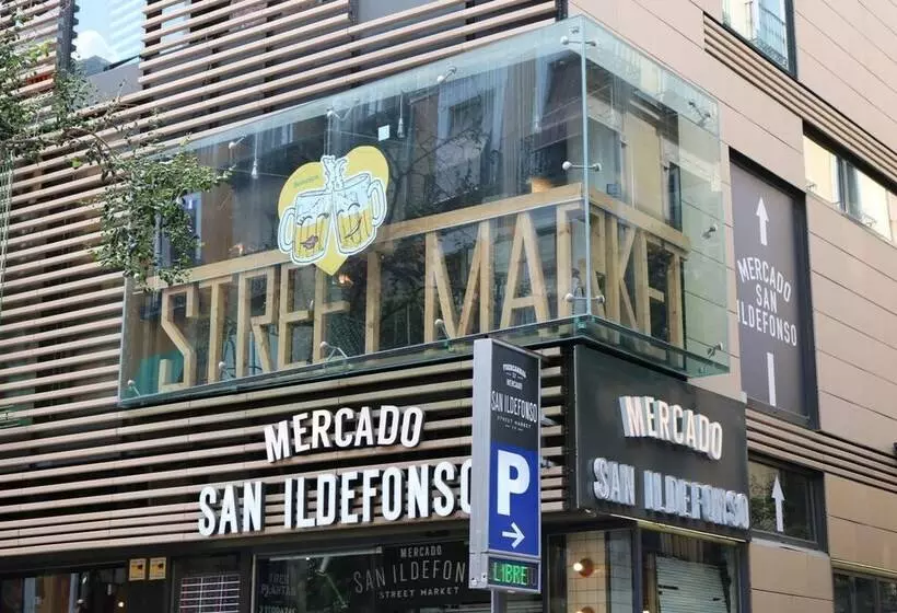 هاستل Fuencarral Rooms