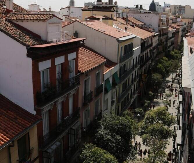 هاستل Fuencarral Rooms