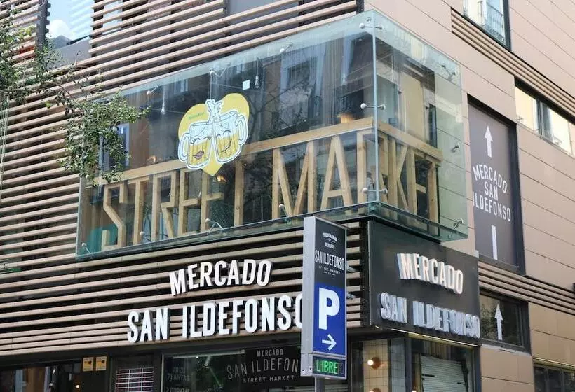 هاستل Fuencarral Rooms