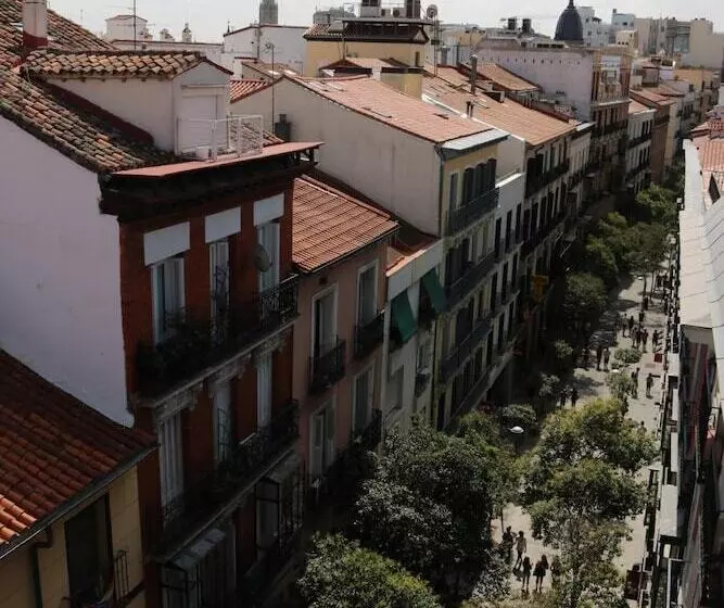 هاستل Fuencarral Rooms