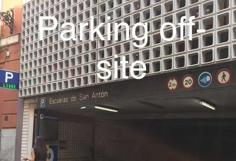 هاستل Fuencarral Rooms