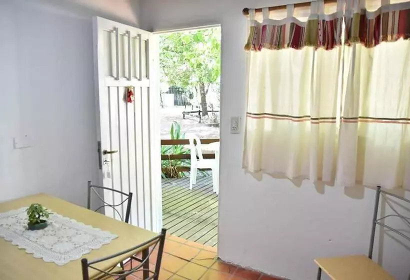 Retkeilymaja Puerto Sosiego