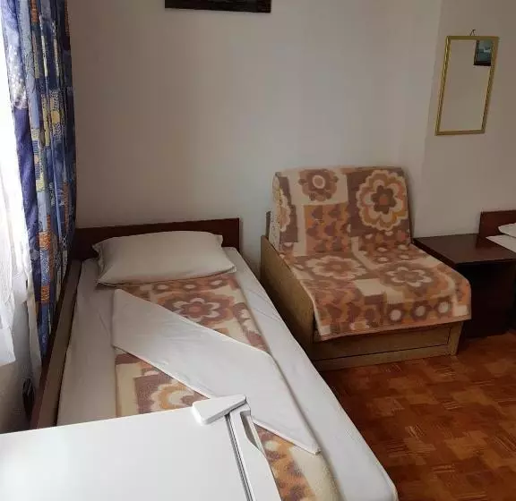 ペンション Guest Rooms Denitsa