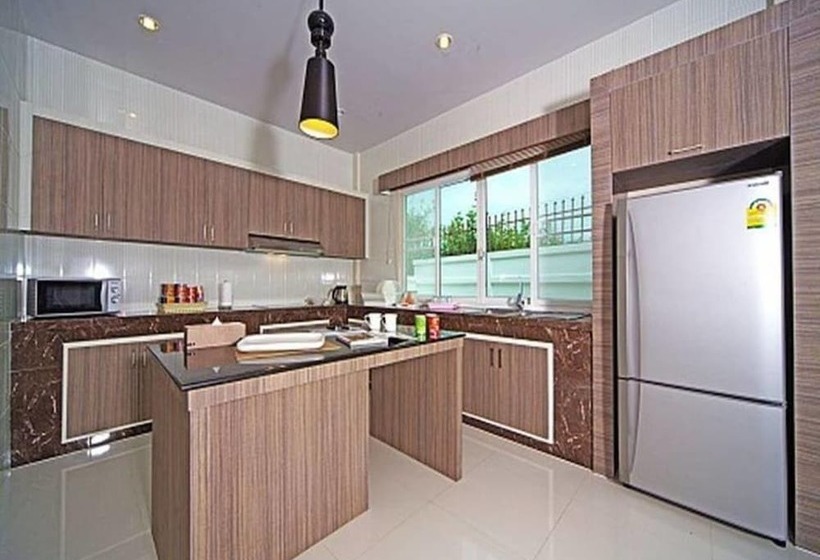 Baan Piamsuk Pool Villa By Pinky