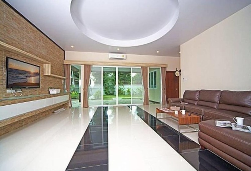 Baan Piamsuk Pool Villa By Pinky