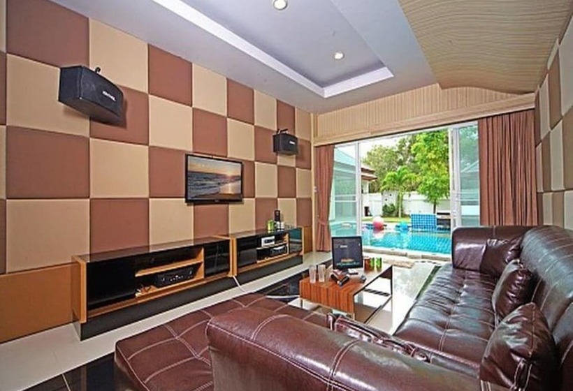 Baan Piamsuk Pool Villa By Pinky