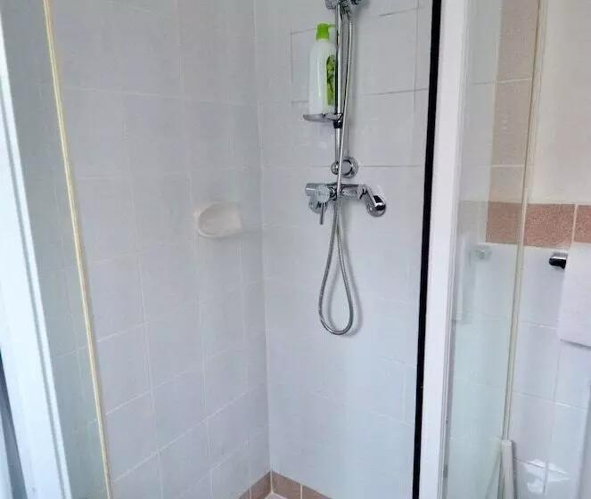 Cute Studio Apartment In Maroubra